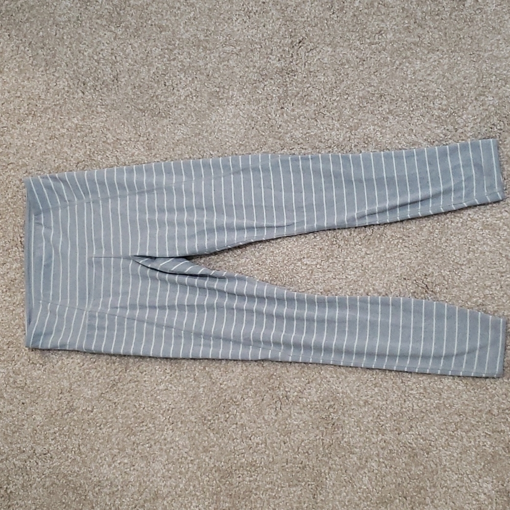 Grey striped leggings